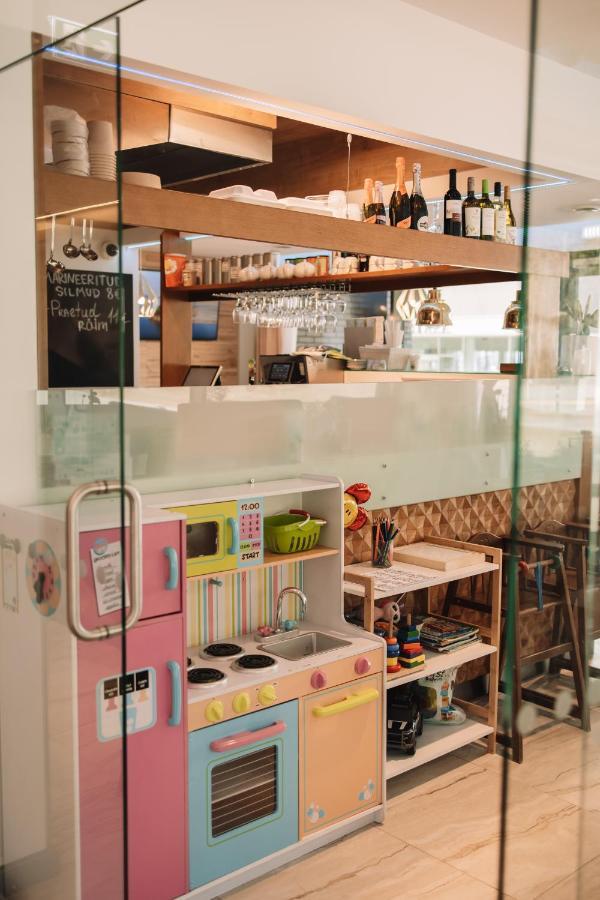 Merepargi Aparthotel & Cafe 나르바죠수 외부 사진