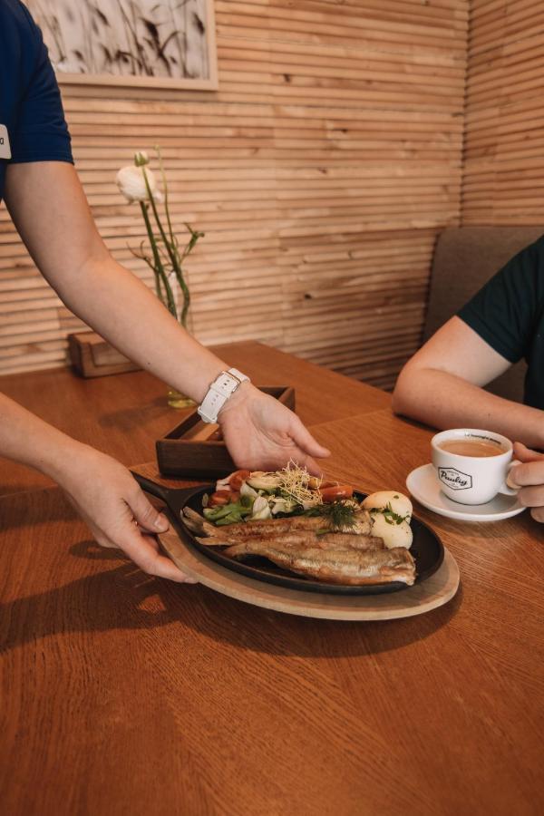 Merepargi Aparthotel & Cafe 나르바죠수 외부 사진