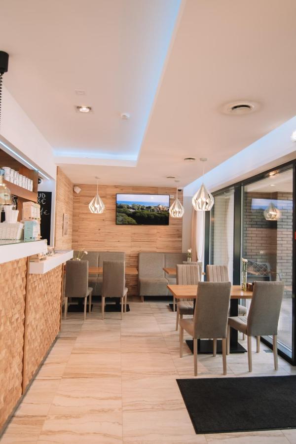 Merepargi Aparthotel & Cafe 나르바죠수 외부 사진