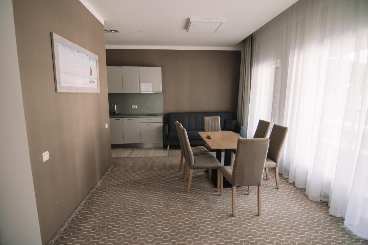 Merepargi Aparthotel & Cafe 나르바죠수 객실 사진