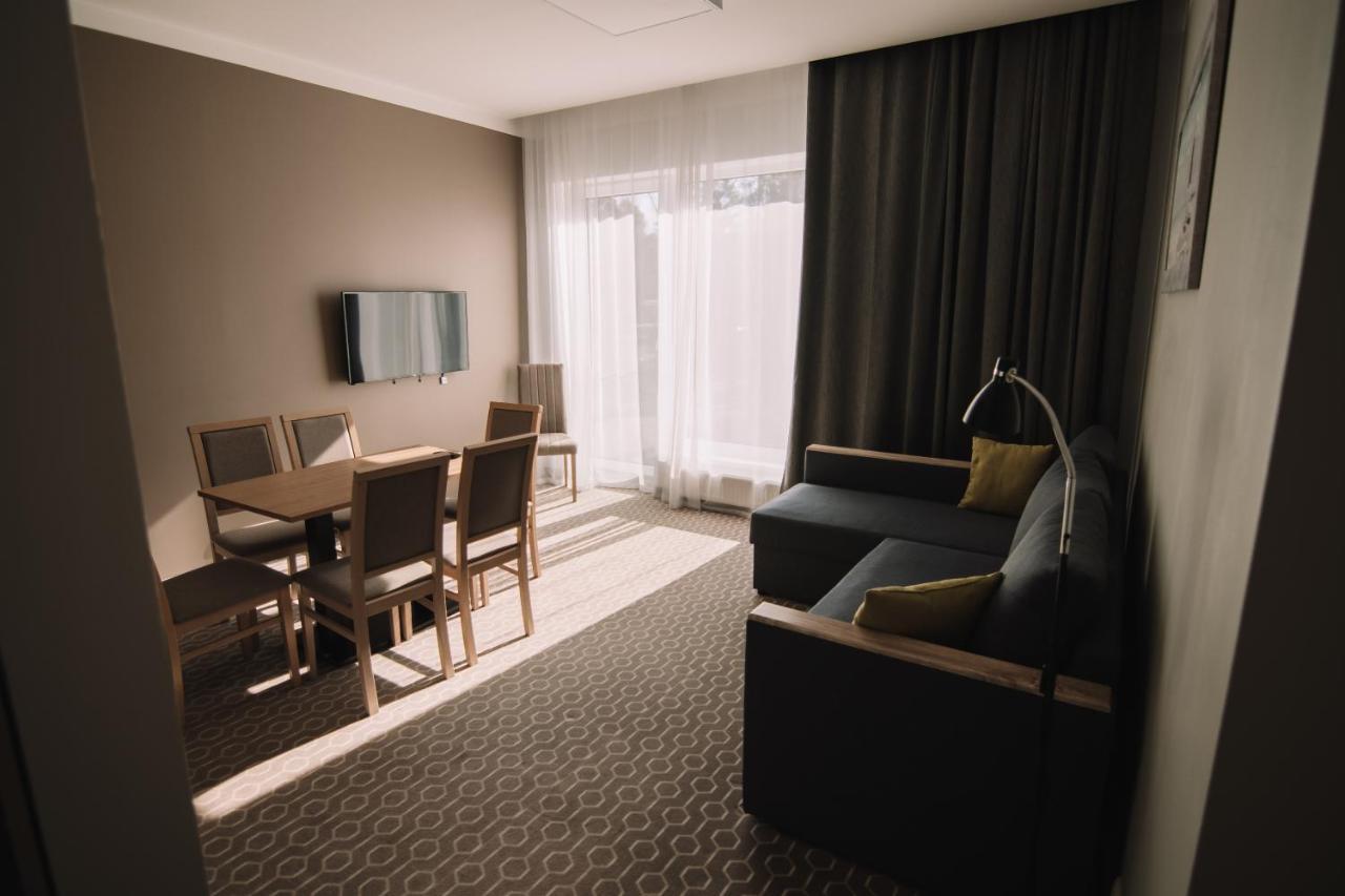 Merepargi Aparthotel & Cafe 나르바죠수 외부 사진