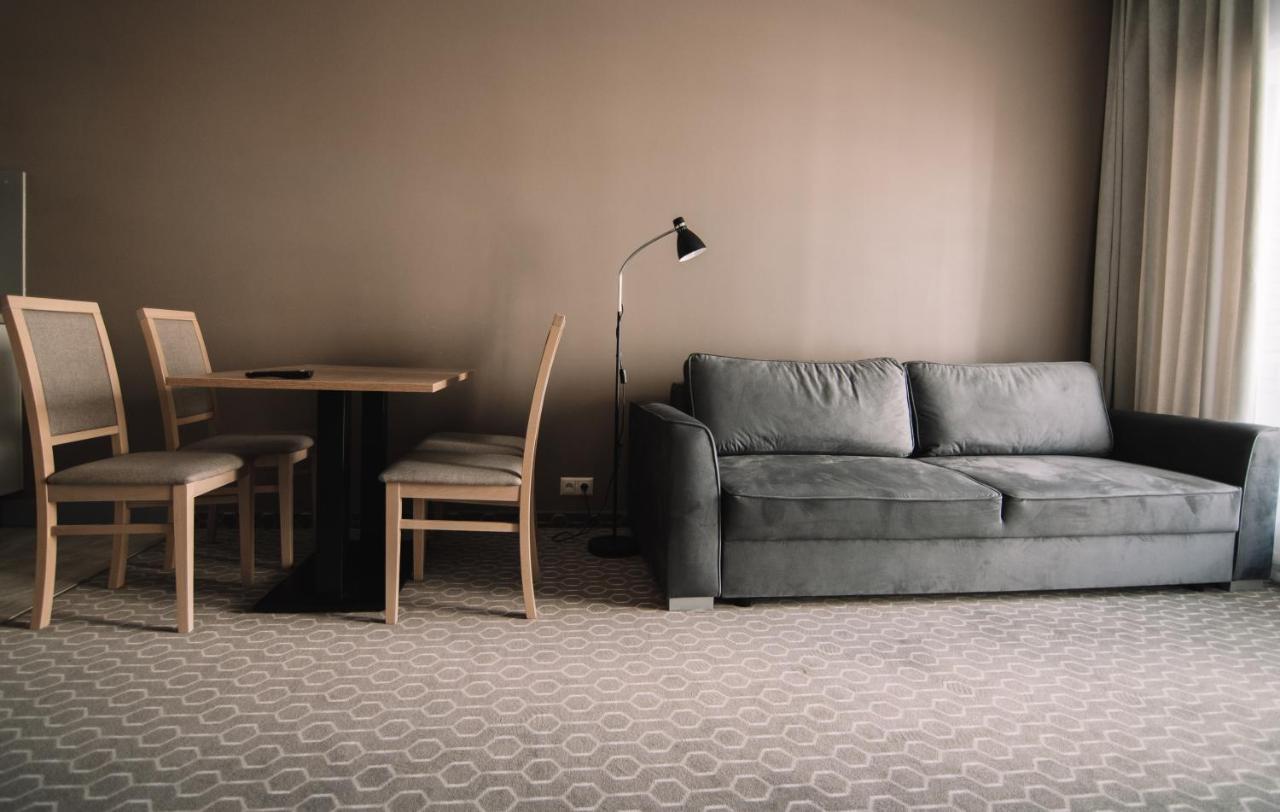 Merepargi Aparthotel & Cafe 나르바죠수 외부 사진