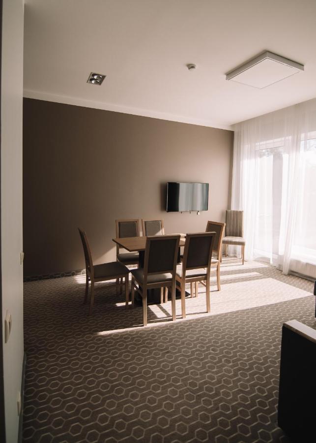 Merepargi Aparthotel & Cafe 나르바죠수 외부 사진