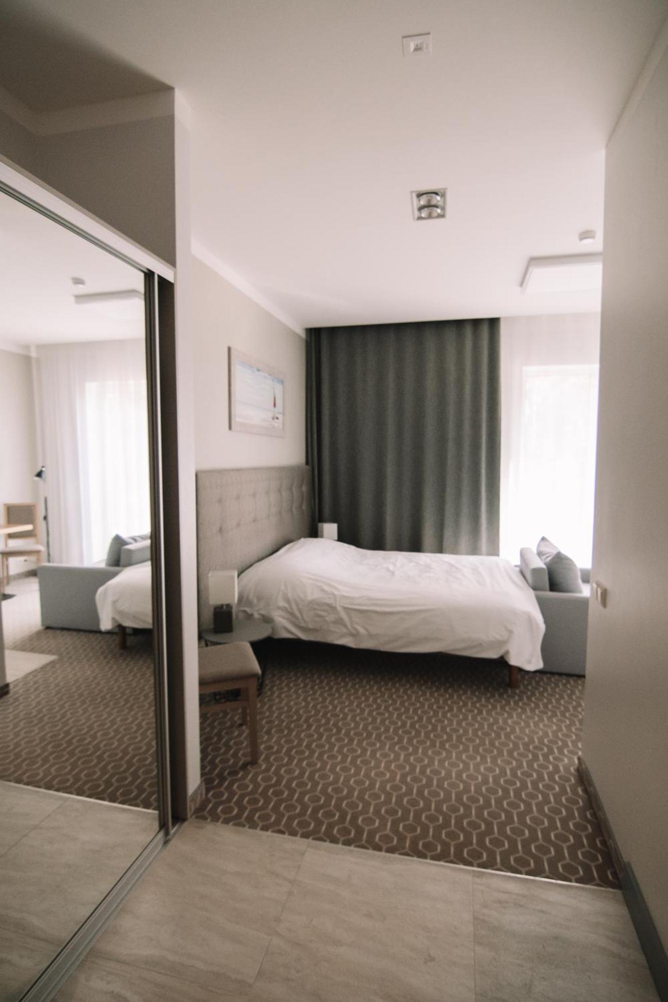 Merepargi Aparthotel & Cafe 나르바죠수 객실 사진