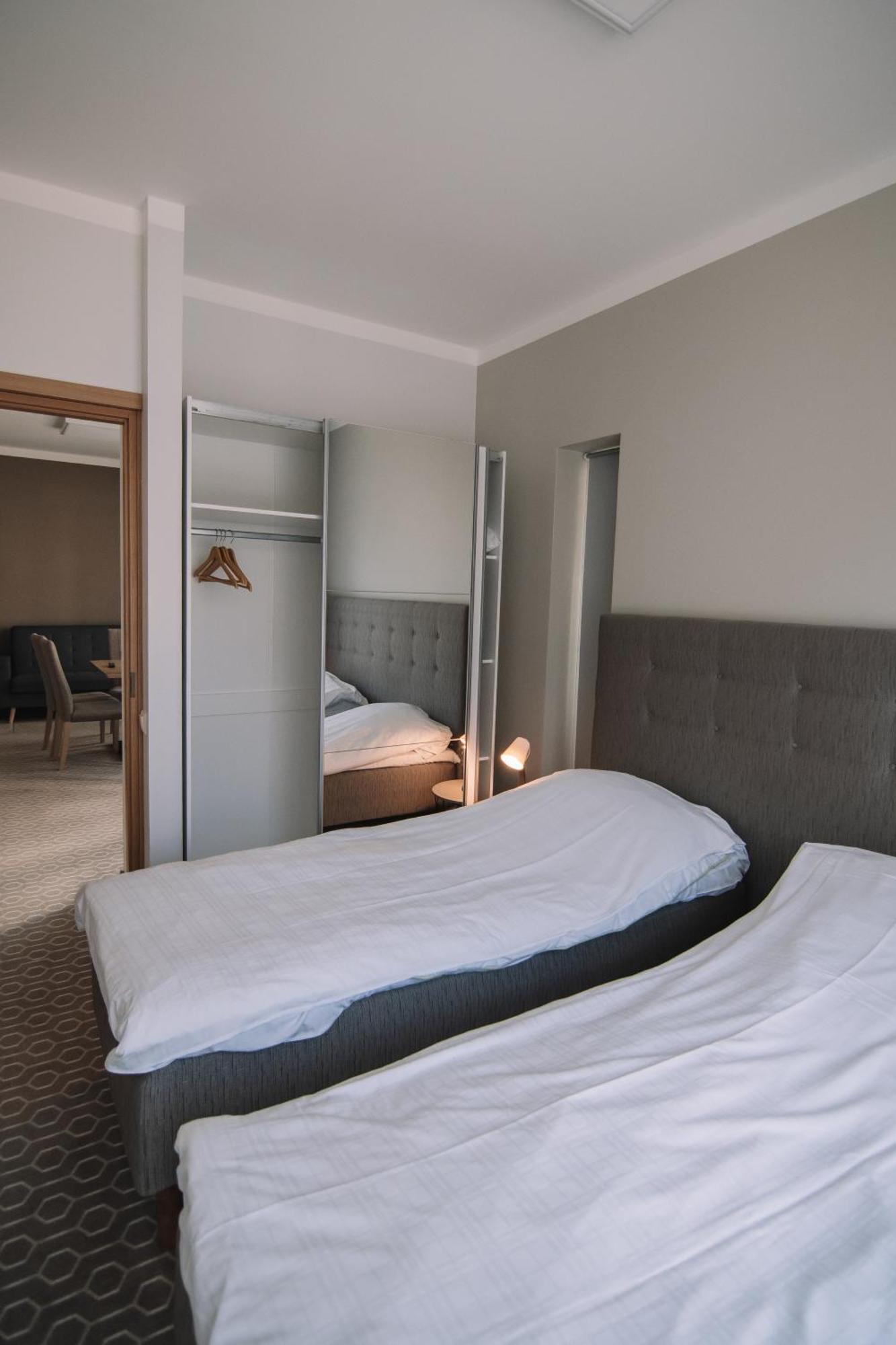 Merepargi Aparthotel & Cafe 나르바죠수 객실 사진